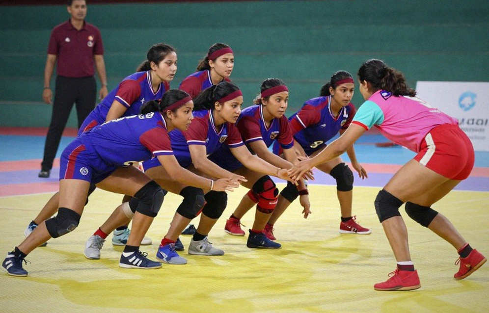 चौदह से तेरह: अहमदाबाद की एंट्री लिस्ट पर पेंसिल की एक लकीर
